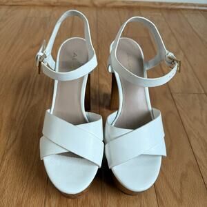 Aldo sz 6 white chunky cottagecore boho platform heels